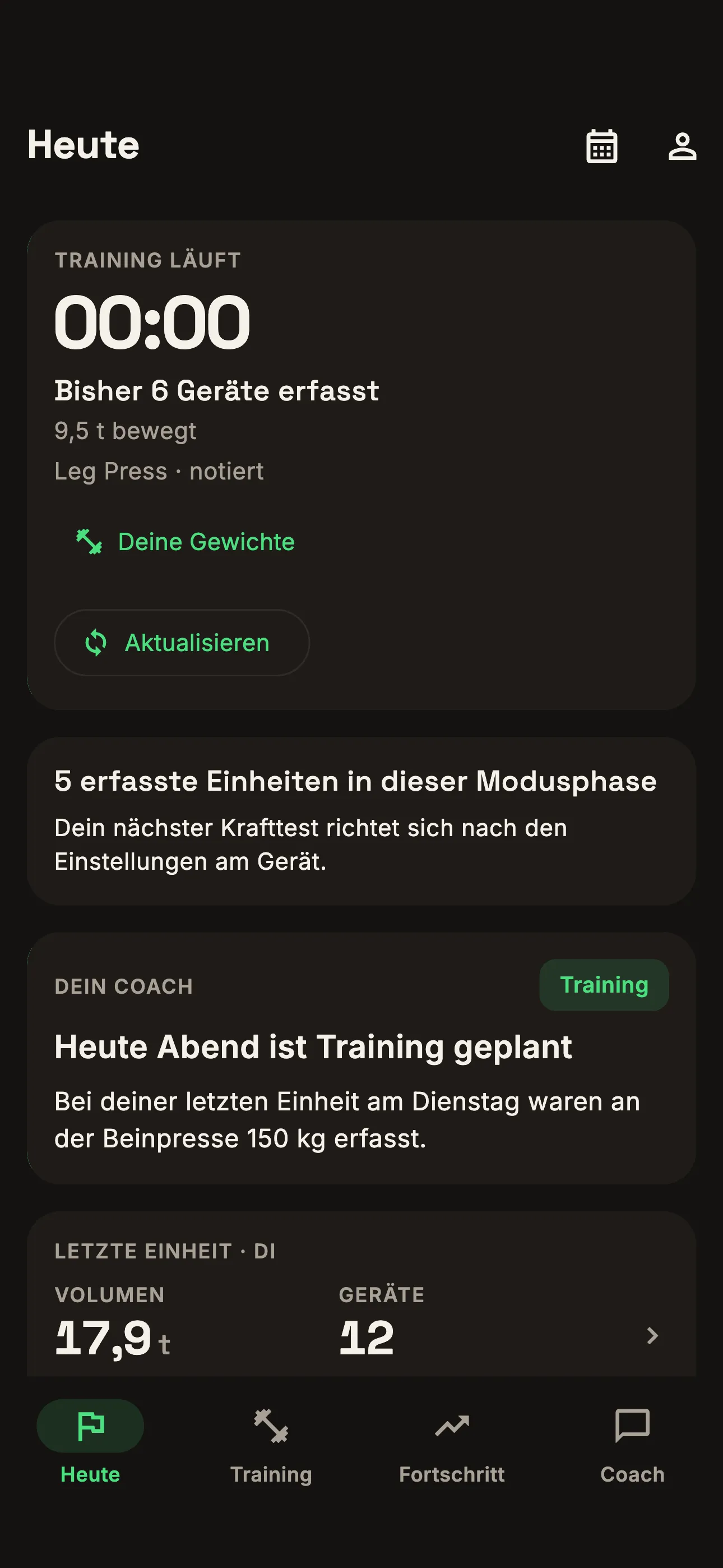 Laufendes Training mit verstrichener Zeit und erfassten Geräten